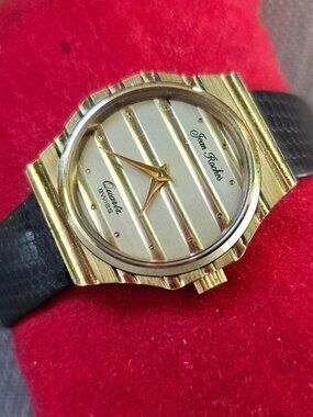 Vintage Jean Roches Ladies Wristwatch Swiss Made Gold Tone Case Analog Watch